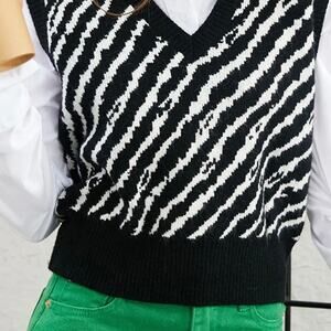 ZAFUL Striped V Neck Loose Sweater Vest - Black Size Small